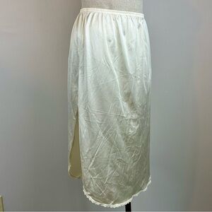Vanity Fair Cream Women's Vintage Slip Size S | 90s Elegant Split Side Skirt